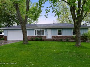 2253 Countryside Dr, Montgomery, IL 60538