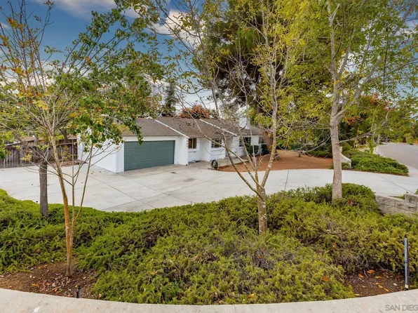 960 Sunset Dr, Vista, CA 92081