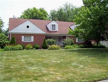 1317 E Melrose Dr photo 1