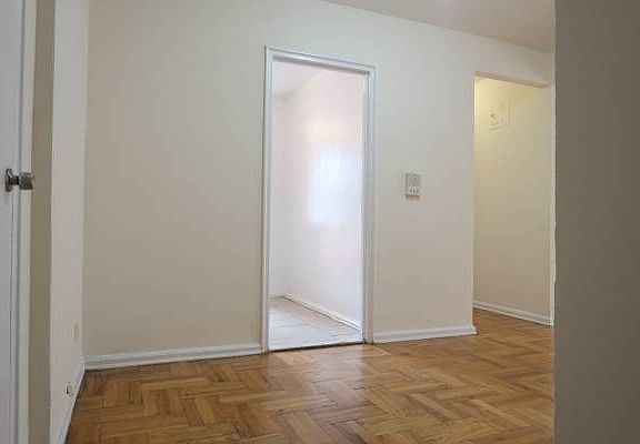 3rd image of 90 Laurel Hill Ter APT 1E