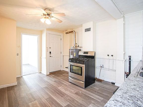 5th image of 32 Joy St APT 2R