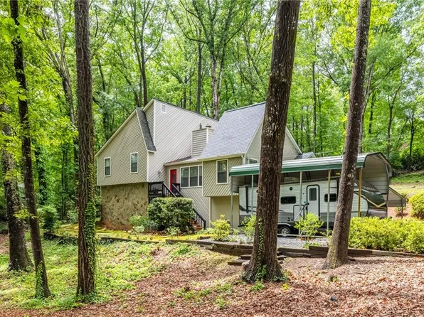 10530 Shallowford Rd, Roswell, GA 30075