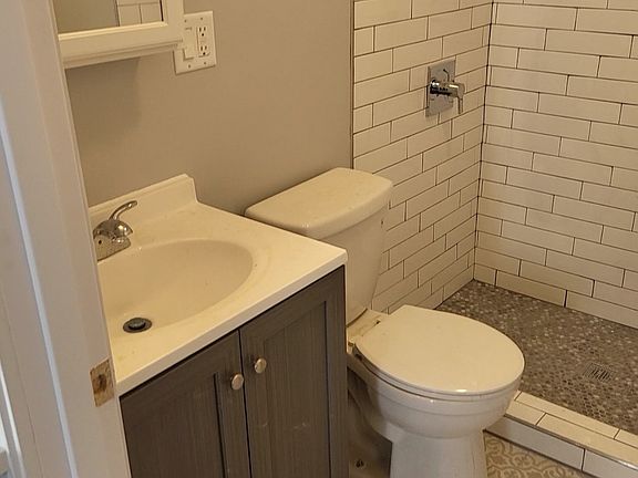 5th image of 1025 W Cullerton St APT 2R