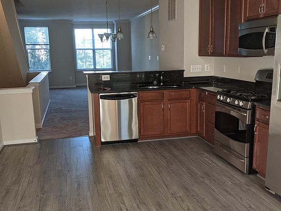 2nd image of 2903 Chinkapin Oak Ln #243