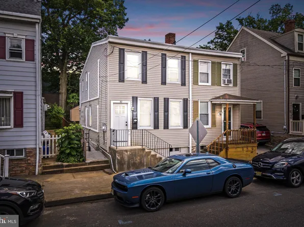 50 Elizabeth St, Bordentown, NJ 08505