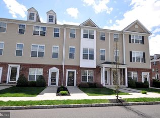 8 Canal Xing #226, Burlington, NJ 08016