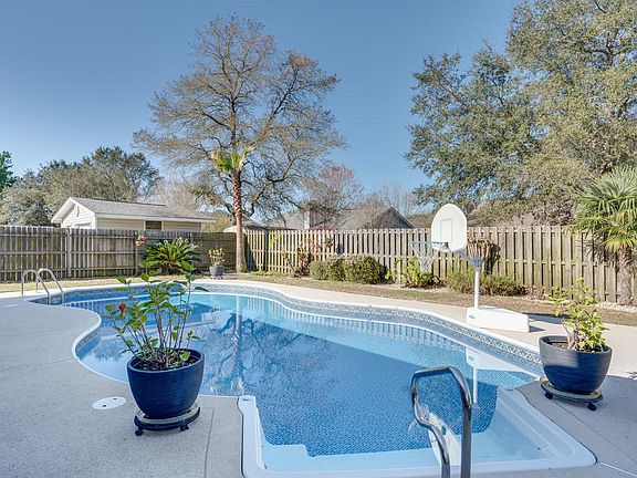 2nd image of 2765 Hillview Ct