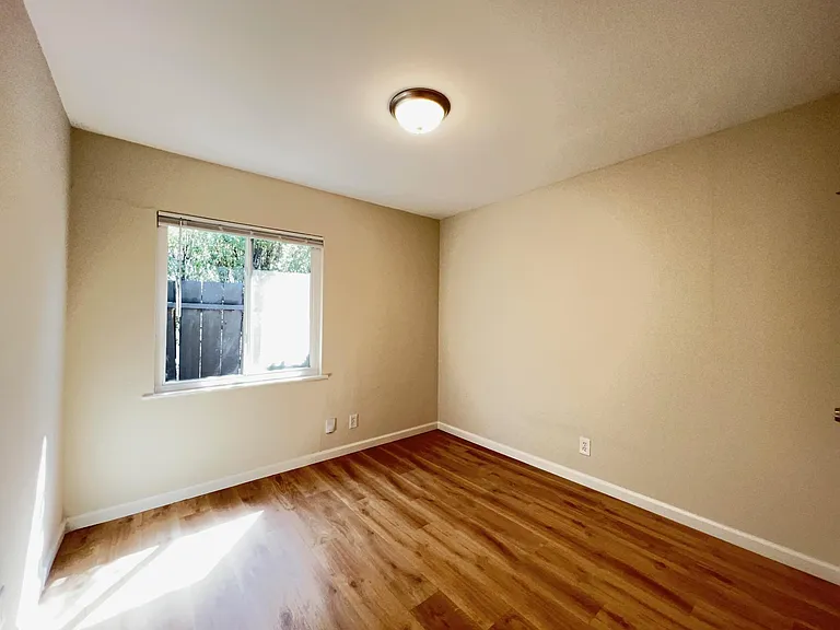 824 Adams St — Photo 10