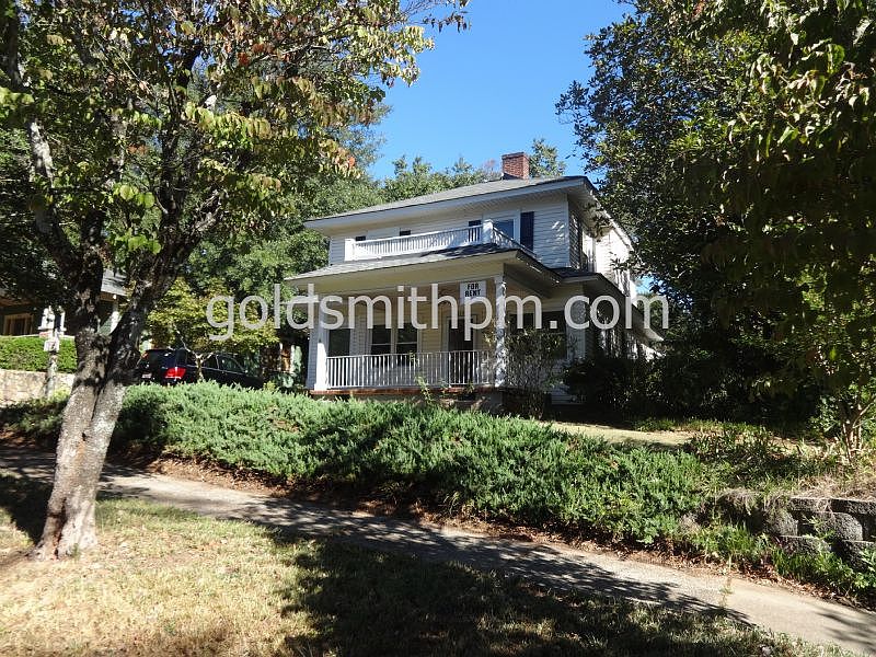 1st image of 215 E Earle St