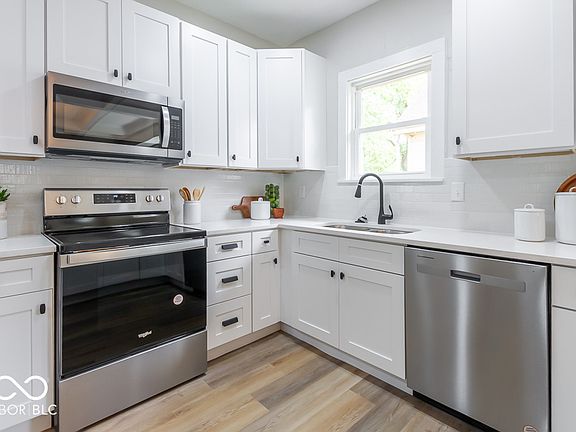 4th image of 1631 N Tacoma Ave