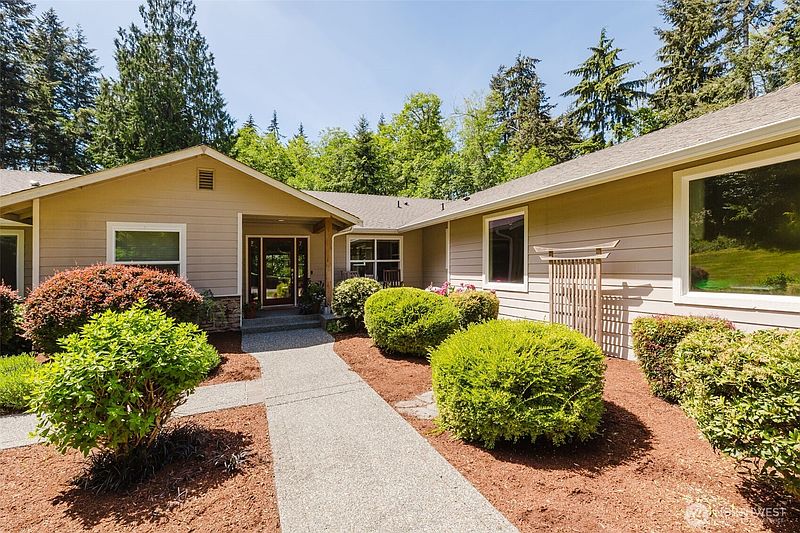 2nd image of 11762 Banner Road SE