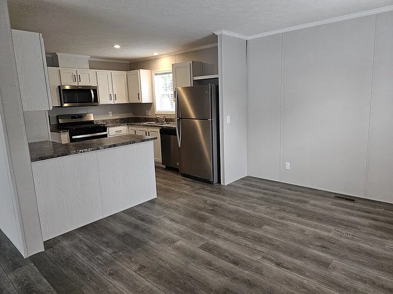 855 W Jefferson 21 #21 — Photo 3
