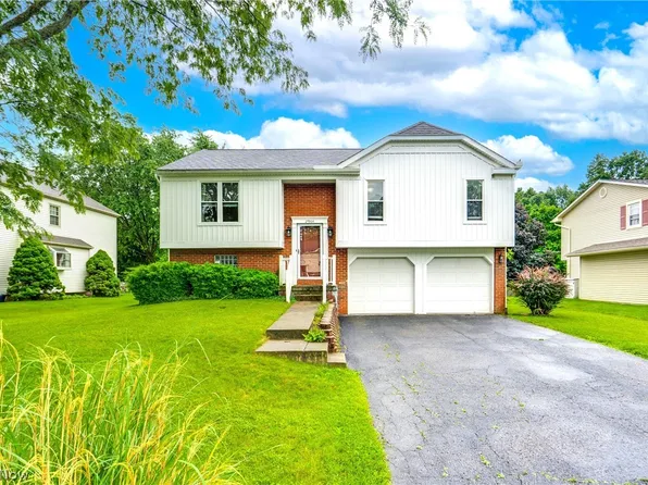 2964 Carlton St NW, North Canton, OH 44720