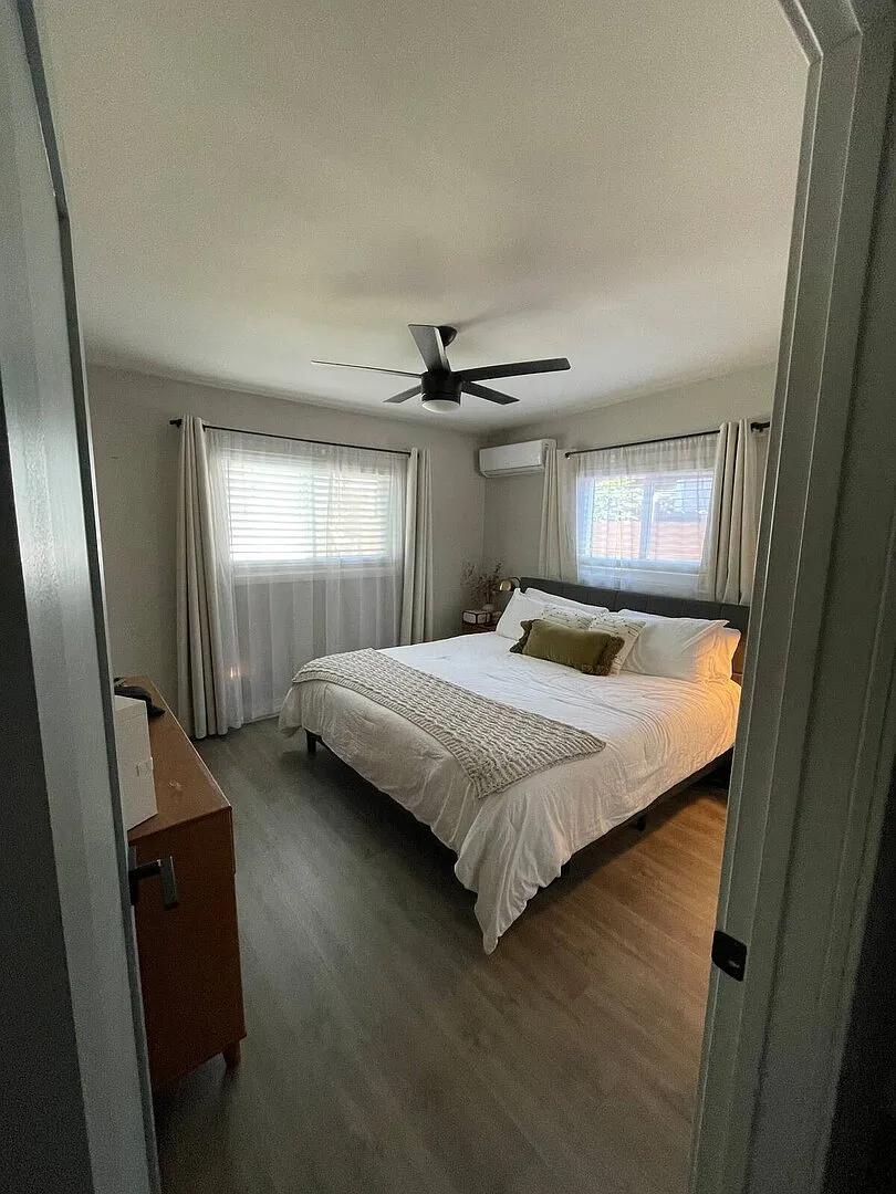 Super cozy & charming home 15 mins from downtown. — Photo 2