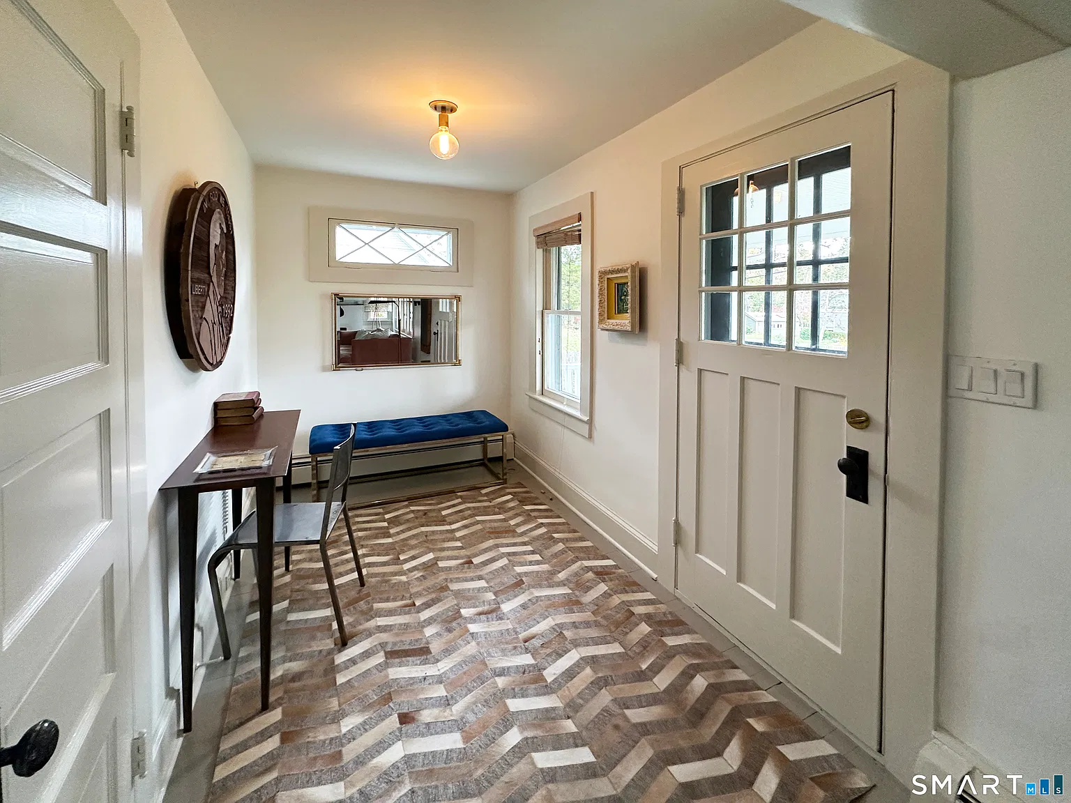 3 bed, 2.0 bath, 1943 sqft, $3,200 — Photo 2