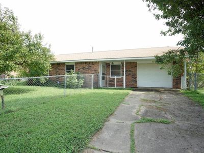301 E Ashway St, Okemah, OK, 74859