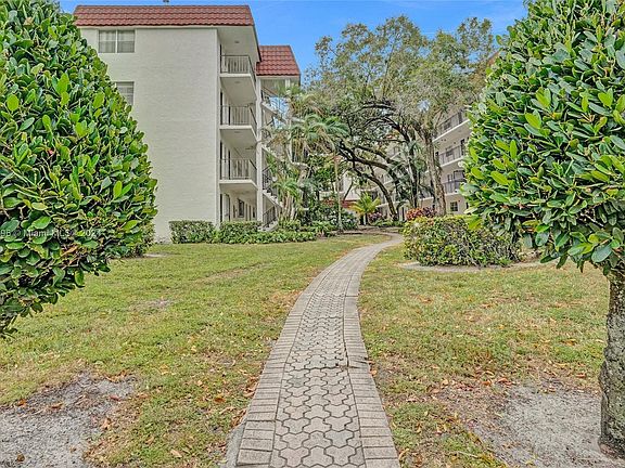 4th image of 3280 Spanish Moss Ter APT 304