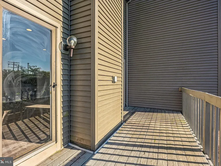 7842 C St — Photo 10
