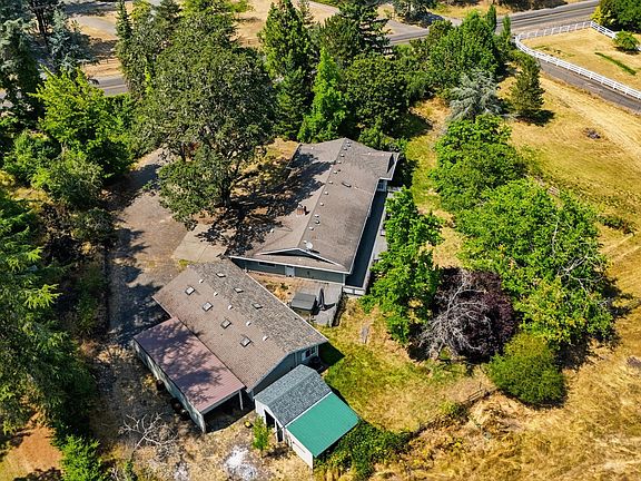 5th image of 30875 SW 5th St