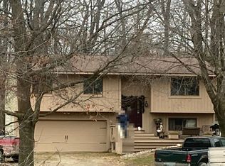 5050 Westwind Dr, Dexter, MI 48130