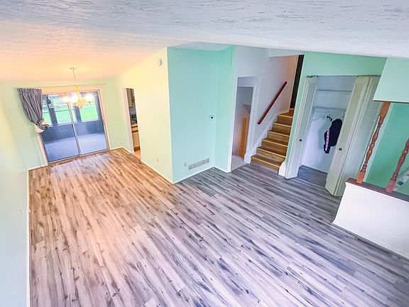 2nd image of 6449 Goldfinch Dr
