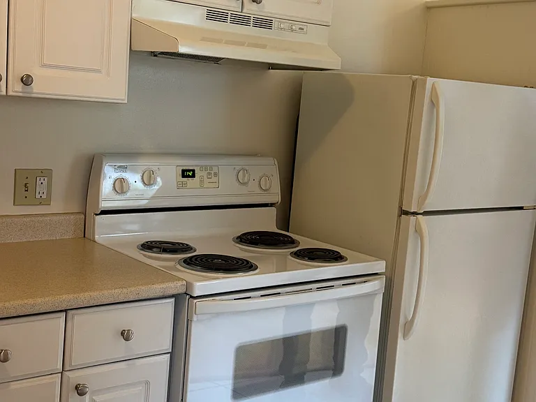 21-23 N Winooski Ave #C — Photo 6