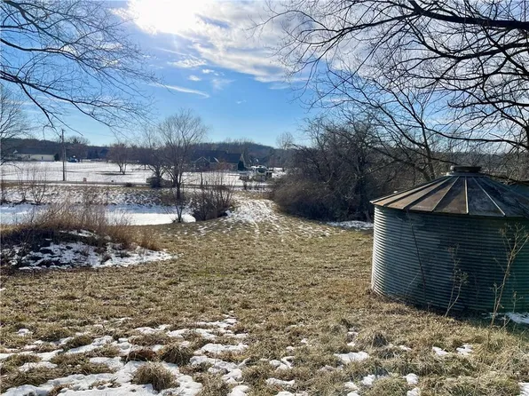 9215 Valley Garden Dr, Kansas City, MO 64139