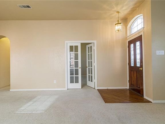 3rd image of 221 Camp Creek Dr