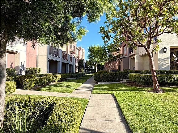 2nd image of 500 N Willowbrook Ave Unit M-3