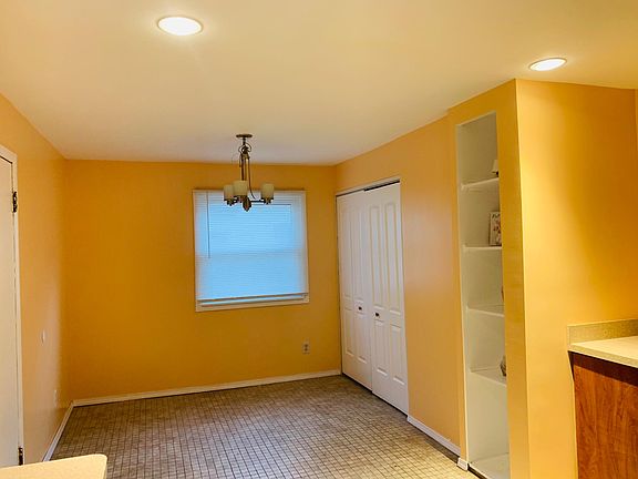 4th image of 2508 Bannister St