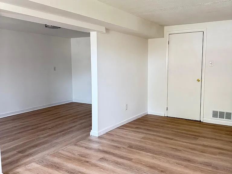 148 W Edinburgh Dr — Photo 8