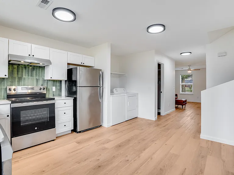3504 SW Landau Ct #1 — Photo 3