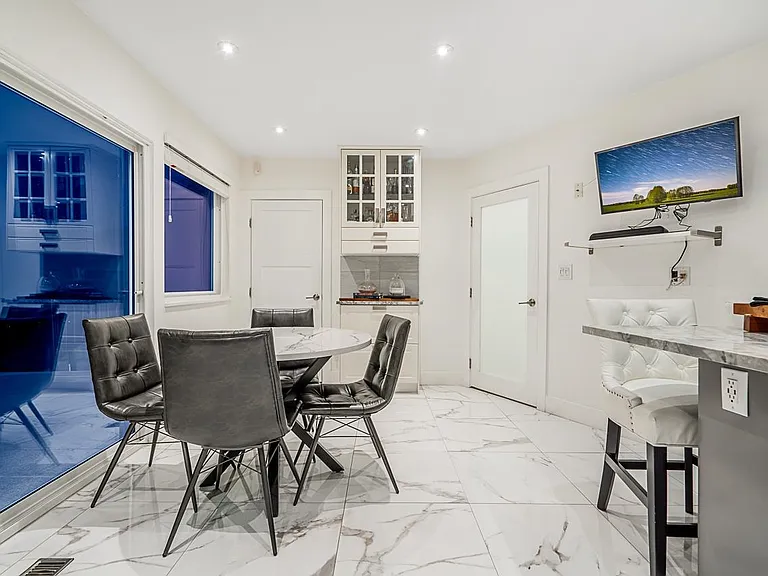 6446 Marine Dr — Photo 10