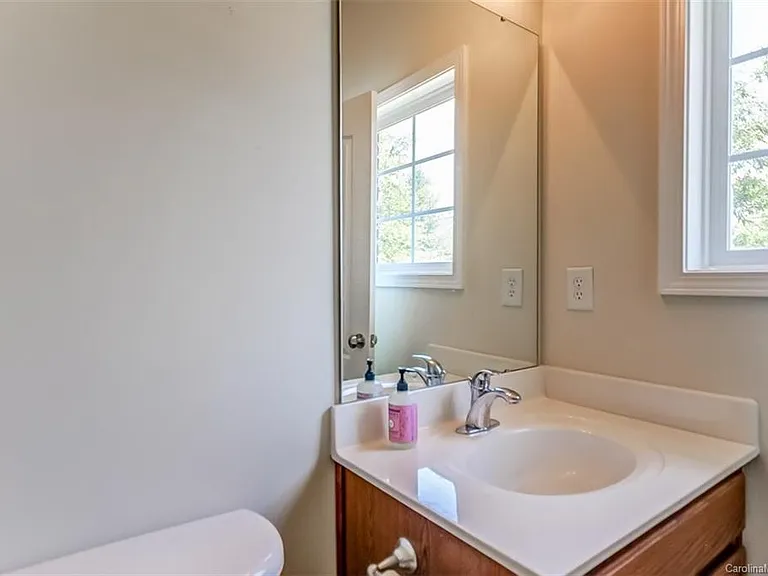 173 Singleton Rd — Photo 15