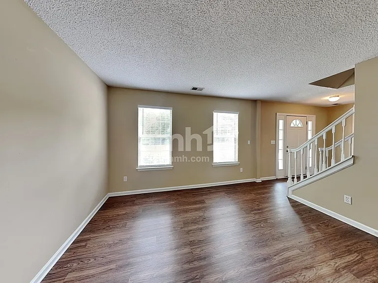 12719 Diamond Dr — Photo 4