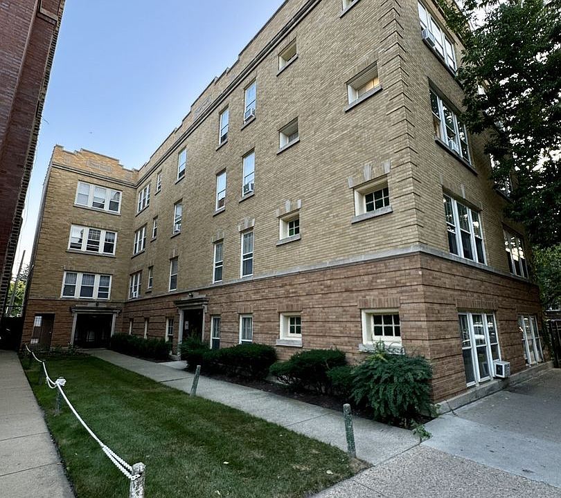 1st image of 2217 W Montrose Ave APT 2B