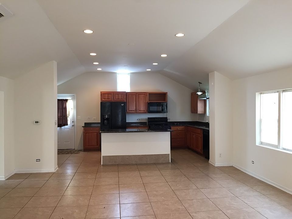 2nd image of 38903 N Lewis Ave