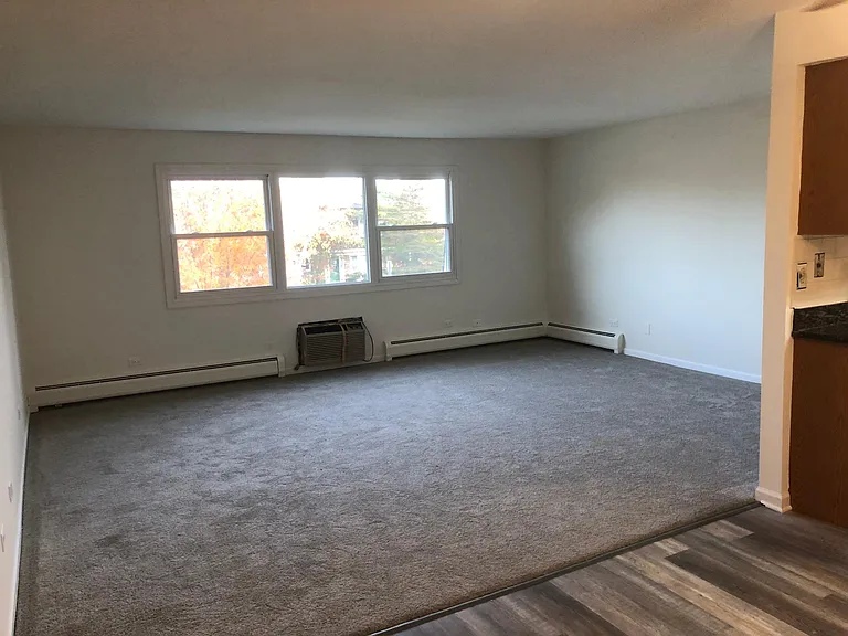 436 N Stephen Dr — Photo 7
