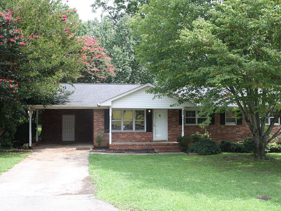 203 Live Oak Way