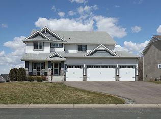 1359 Knoll Dr, Shakopee, MN 55379