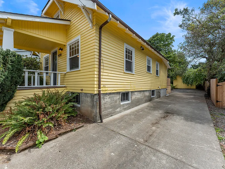 4230 SE Francis St — Photo 3