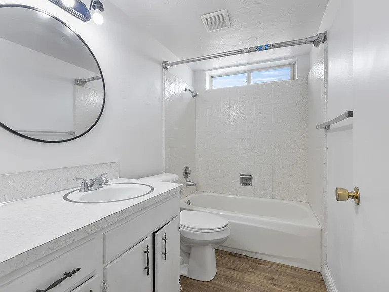 1524 Laprele St #1-4 — Photo 10