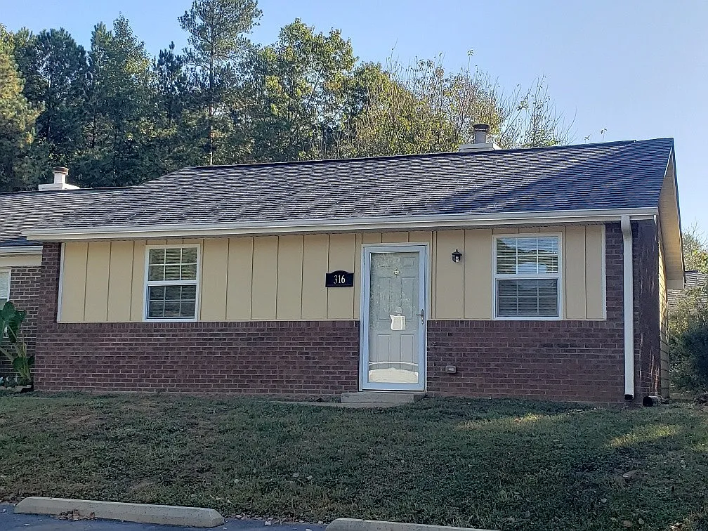 Ranch-style 2BD/2BA townhome in quiet neighborhood in Garner! — Photo 1