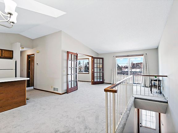 3rd image of 1053 Pondview Ct