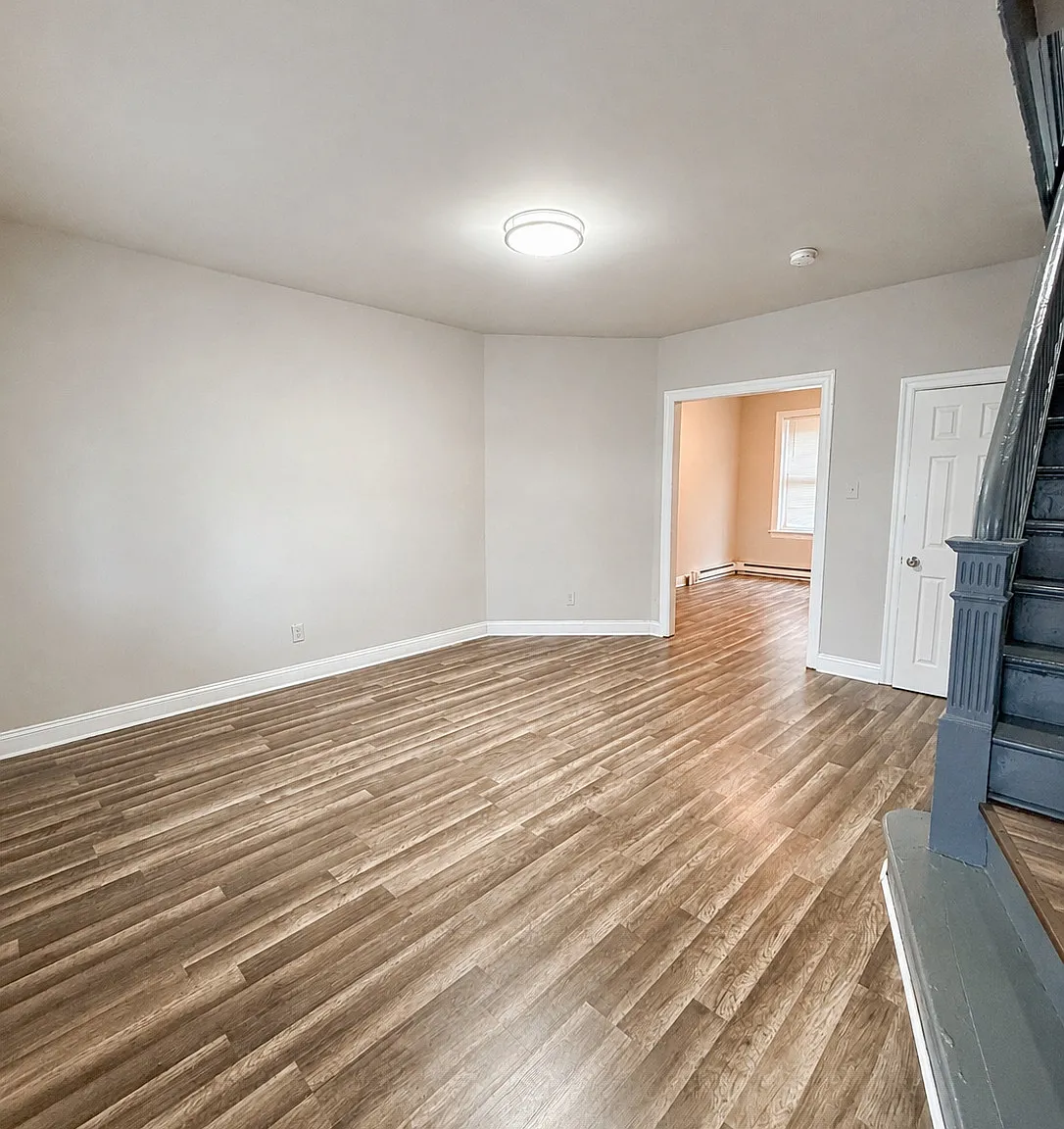 Pet-Friendly 3-Bedroom Home Available Now — Photo 3