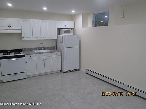 3rd image of 119 Brookfield Ave