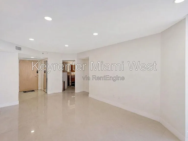 16485 Collins Ave #932 — Photo 16