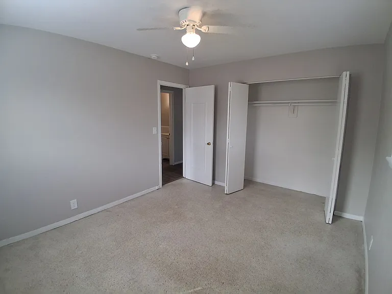 4104 Desoto Ave — Photo 7
