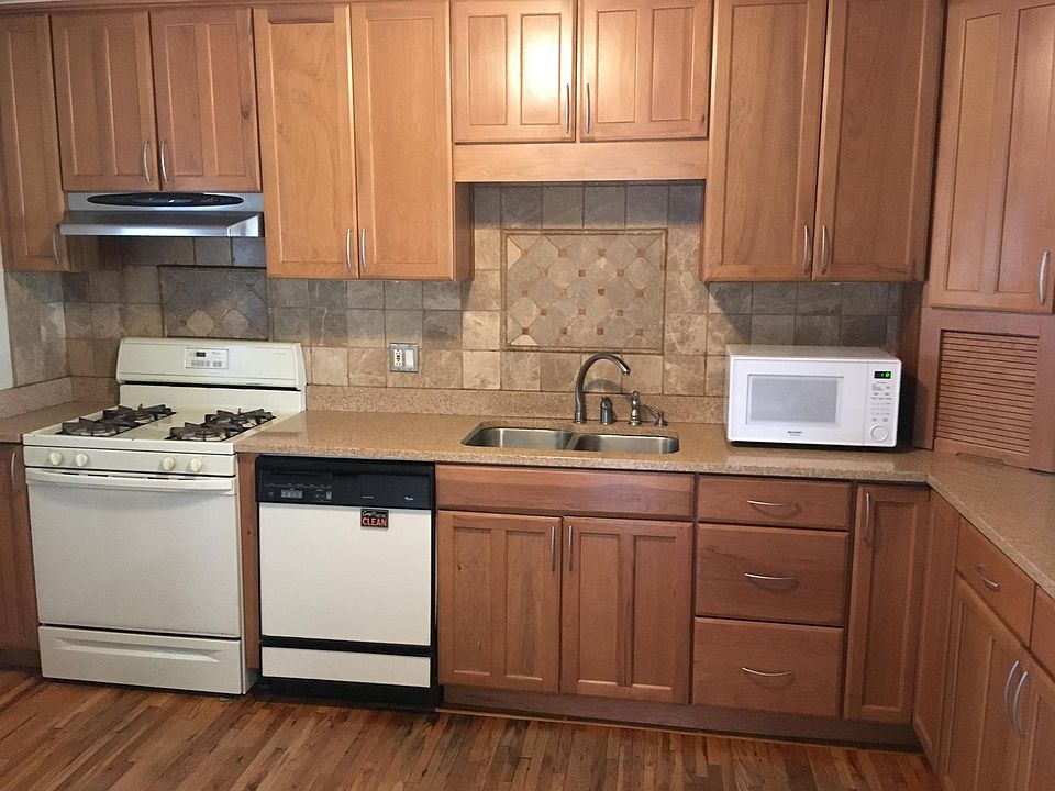 1st image of 1609 Columbia Dr SE