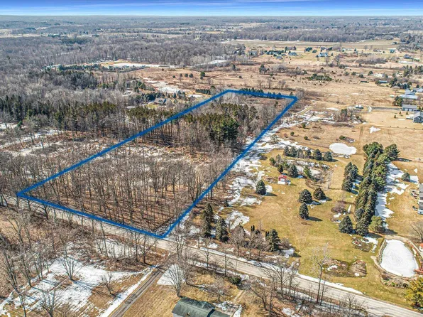 395 S Lake George Rd, Attica, MI 48412